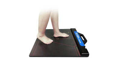Does adolescent spinal development require data-assisted assessment using a plantar pressure analyze